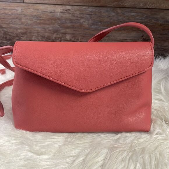 Universal Thread Soft Body Pink Coral Crossbody Shoulder Bag - Picture 1 of 11